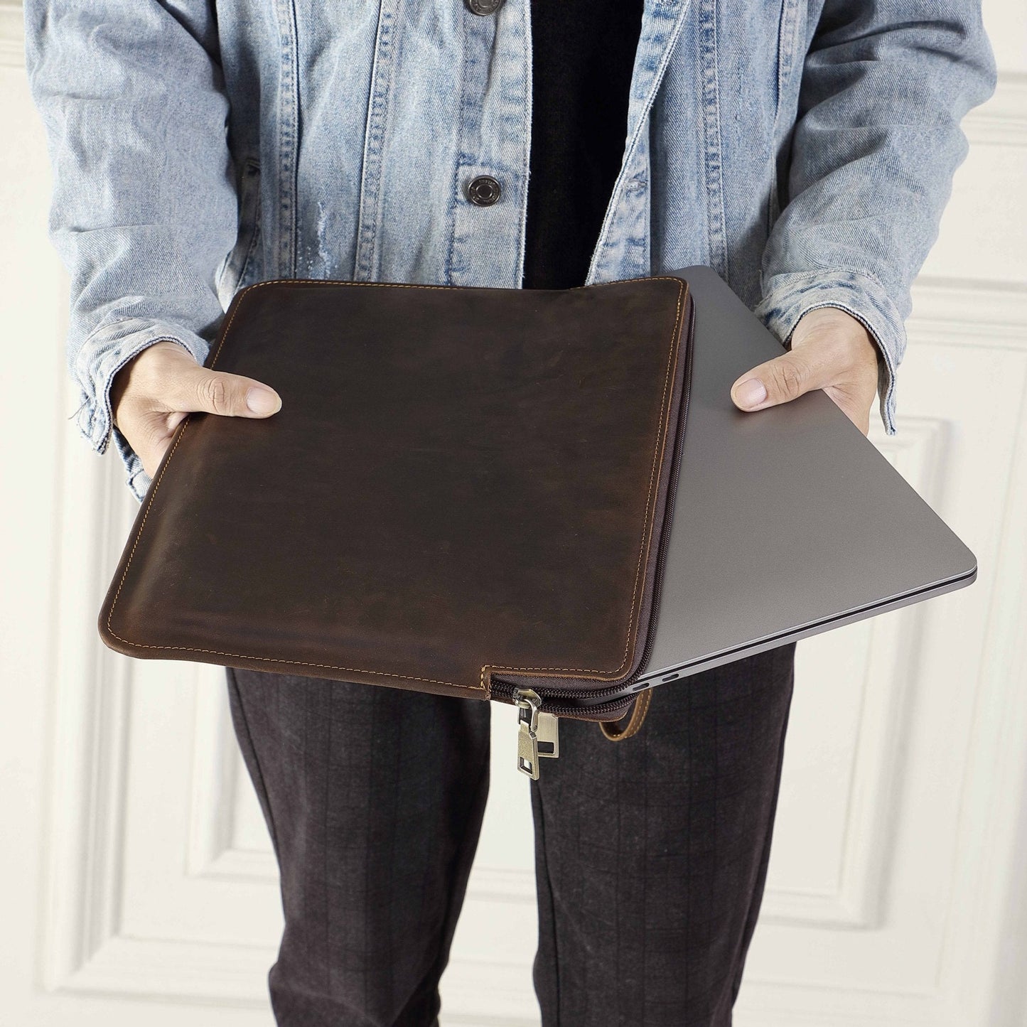 Retro Crazy Horse Leather Notebook Zipper Computer Bag