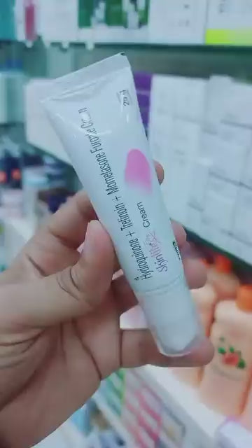 Skinlite Hydroquinone + Tretinoin + Mometasone Furoate Cream