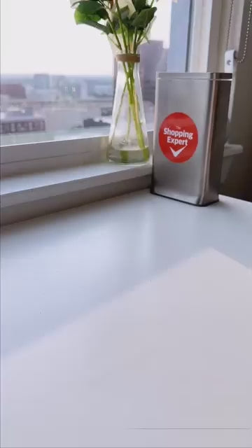 Levitating - Floating Flower Pot with Wood Base ©